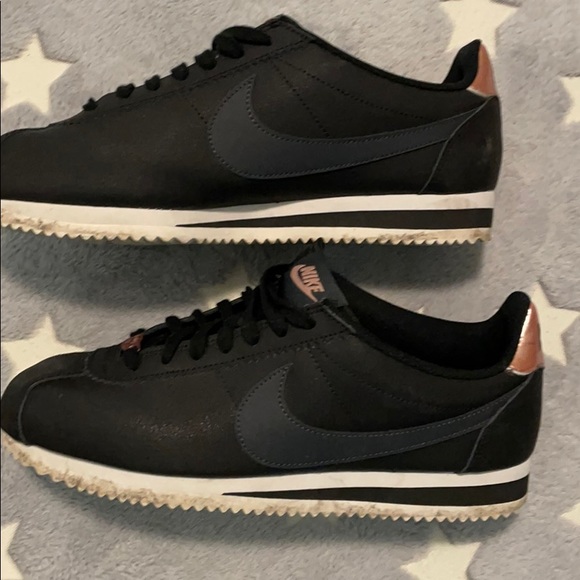 Nike Shoes - Nike shoes